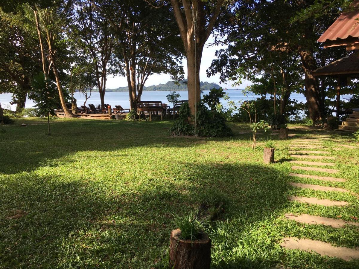 Starlight Beach Resort Koh Phayam Luaran gambar