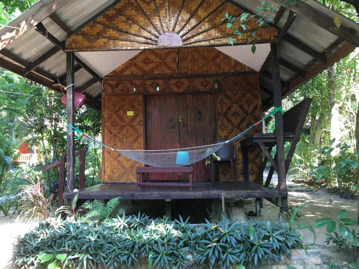 Starlight Beach Resort Koh Phayam Luaran gambar