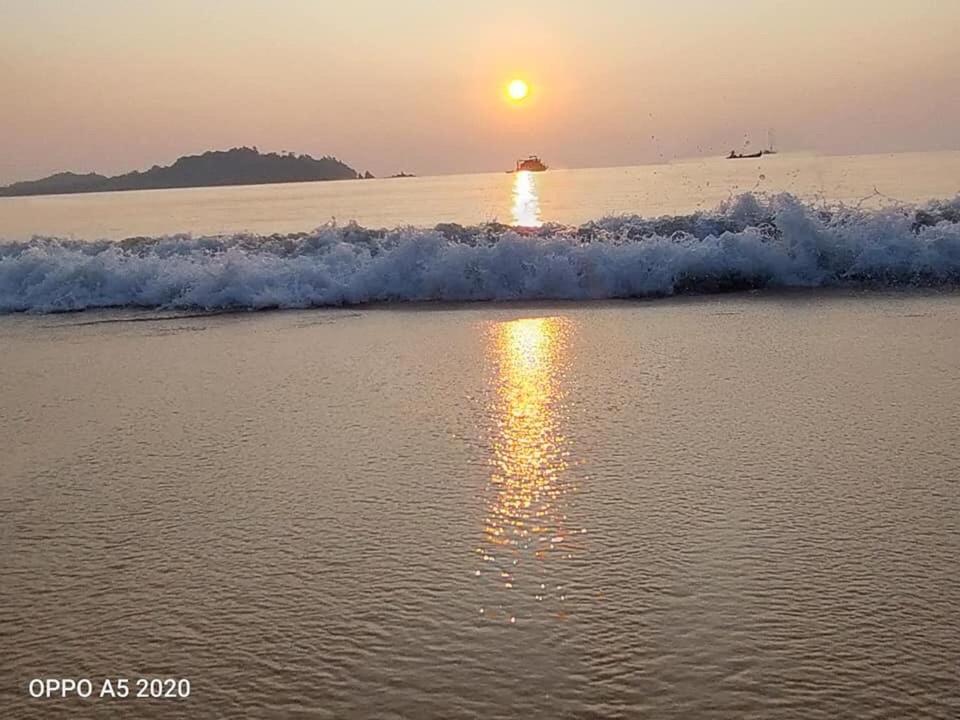 Starlight Beach Resort Koh Phayam Luaran gambar