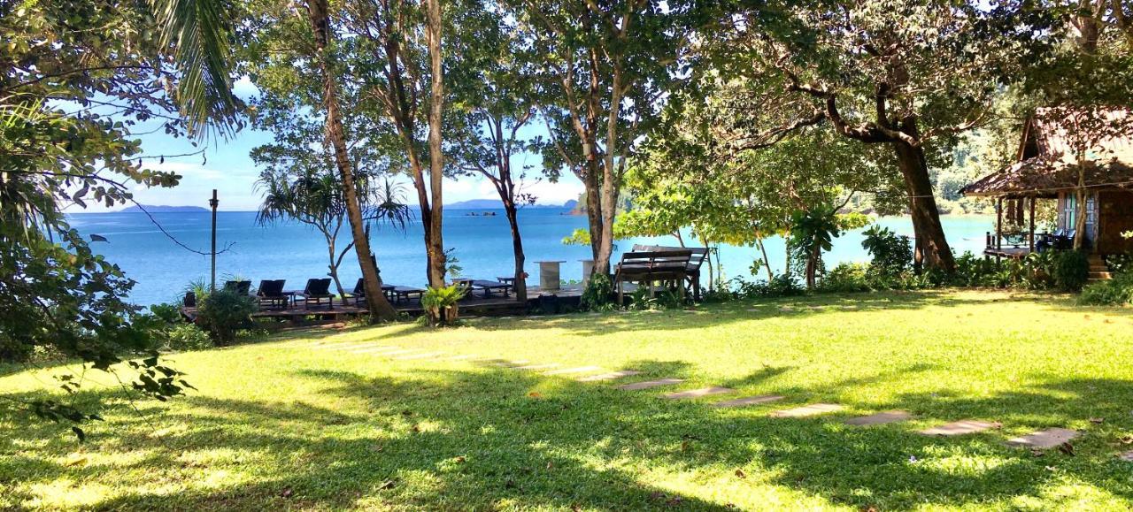 Starlight Beach Resort Koh Phayam Luaran gambar