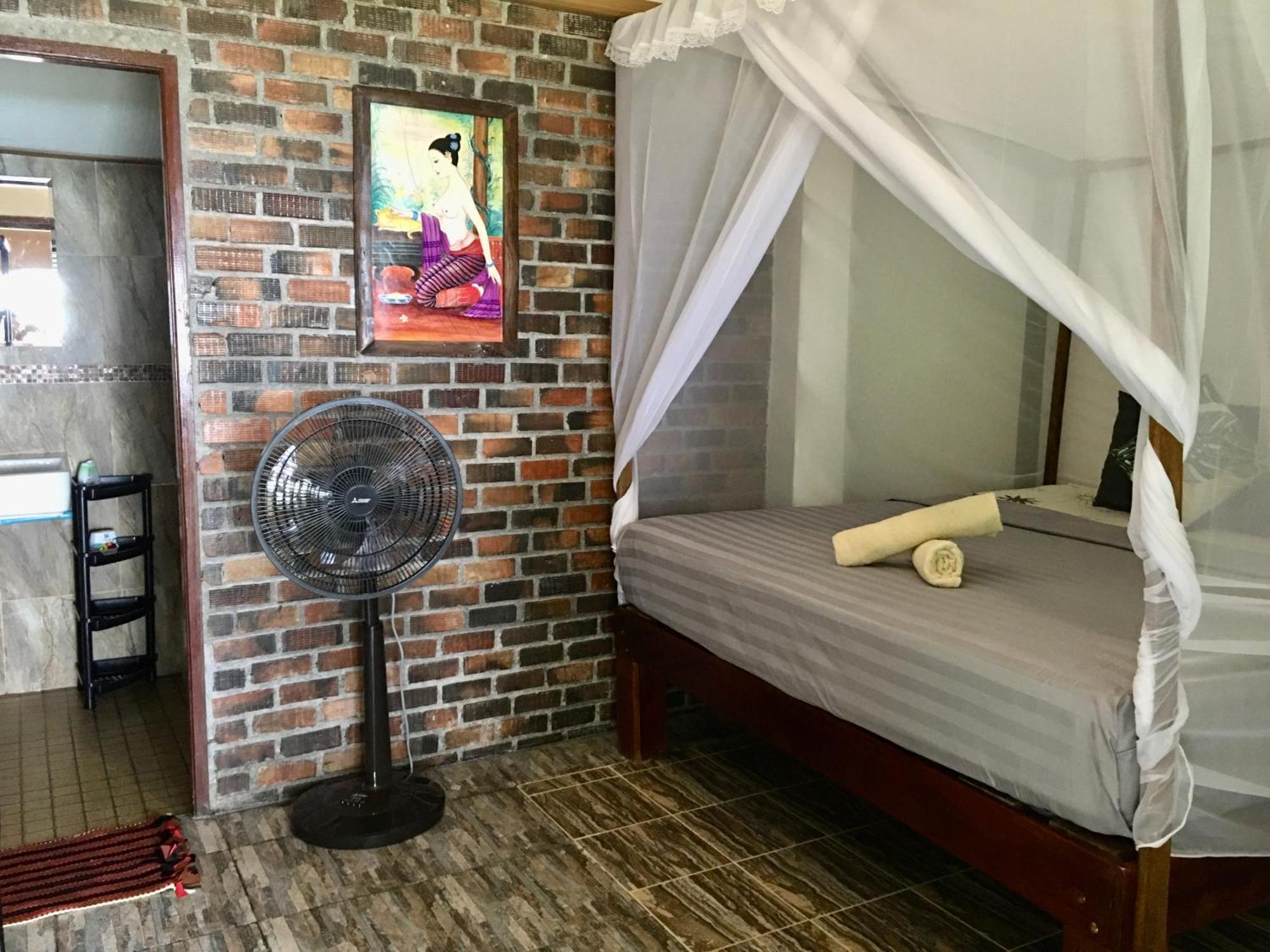 Starlight Beach Resort Koh Phayam Luaran gambar