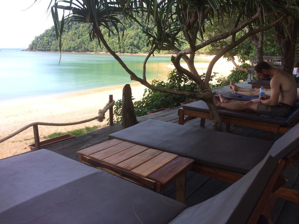 Starlight Beach Resort Koh Phayam Luaran gambar