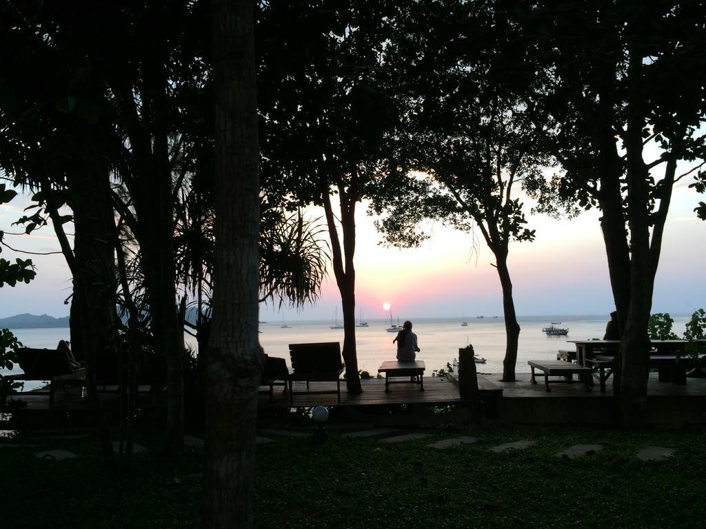 Starlight Beach Resort Koh Phayam Luaran gambar