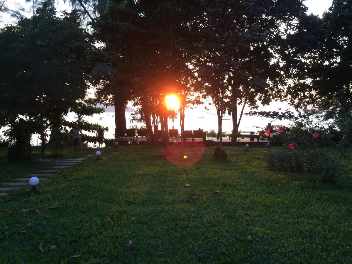 Starlight Beach Resort Koh Phayam Luaran gambar