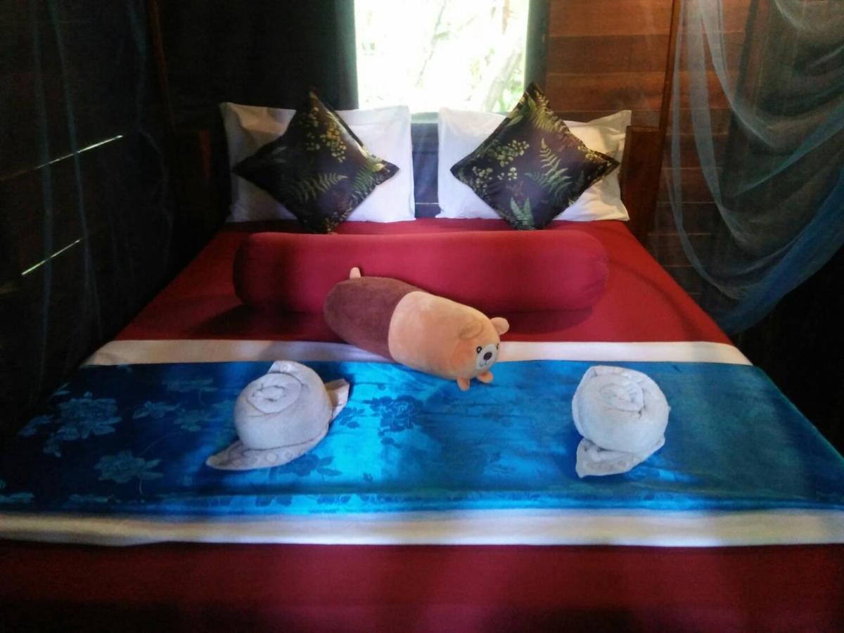 Starlight Beach Resort Koh Phayam Luaran gambar